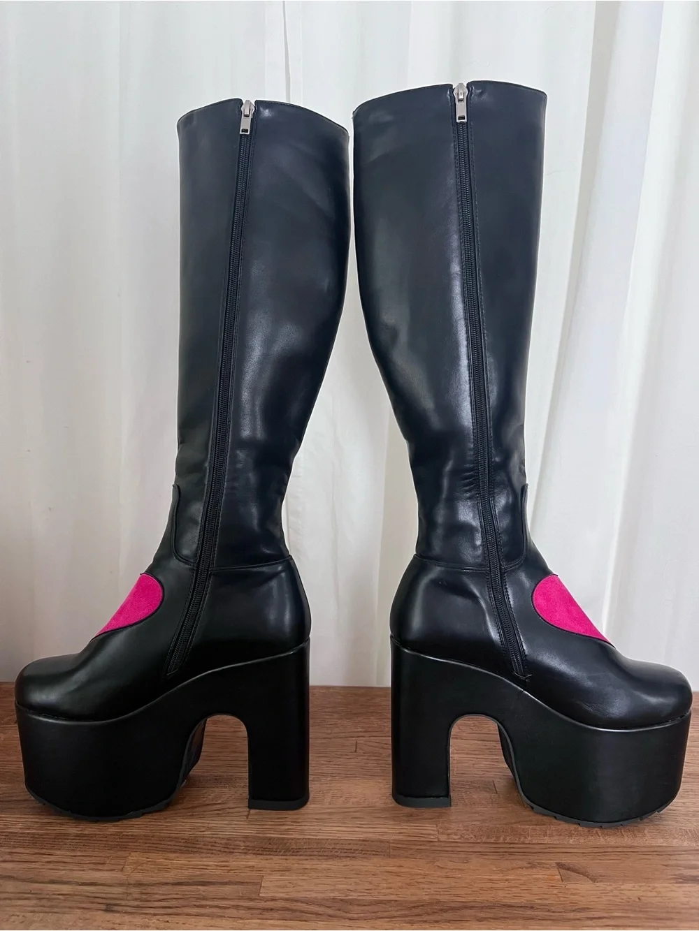 La Moda statement knee